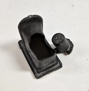 New Genuine OEM Makita Dust Cover 421167-5 HP1310 - Picture 1 of 5