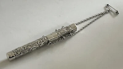 Antico portapenne in argento su catena; Birmingham 1909, Lionel Smith & Co - Immagine 1 di 4