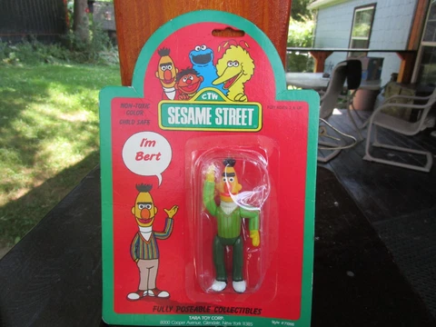 Sesame Street  Hi Im Bert  3 inch Tara Toy Vintage 1985 NIP Poseable Figure Cover