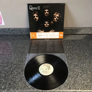 LP VINYL QUEEN ALBUM QUEEN II 2 JAPAN 2ND PRESS P-10119E 1974 EX+/EX+ - Picture 1 of 21