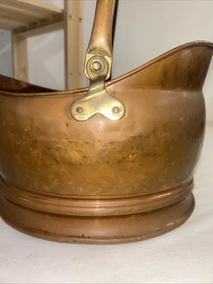 Antique Country House Copper Fireside Helmet Coal Log Scuttle Bucket Plant Pot  - Image 1 of 4