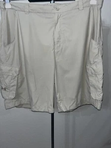 Men's Under Armour Fish Hunter CargoShorts, Size 40X10 Inseam Khaki Beige - Picture 1 of 10