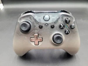 Microsoft Xbox One Wireless Controller - Phantom Black Special Edition - Picture 1 of 6