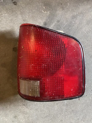 Chevrolet S10 1997 4,3 V6 pasajero derecho luz trasera M1S38 Foto 1 de 3