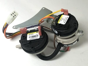 NUEVO FABRICANTE DE EQUIPOS ORIGINALES HONEYWELL 337662-705 3 ETAPAS INTERRUPTOR DE PRESIÓN DE AIRE PORTADOR BRYANT PAYNE - Imagen 1 de 4