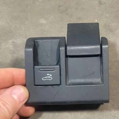 03-09 Audi A4 Convertible Top Roof Control Switch w/ Trim Bezel & Outlet Black - Image 1 of 4