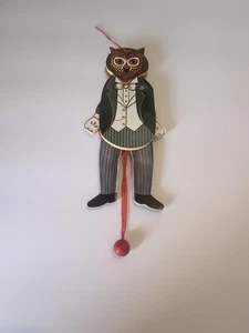 Vintage Eule im Smoking doppelseitig Zugschnur Ornament Arme Beine bewegen Weihnachten - Bild 1 von 5
