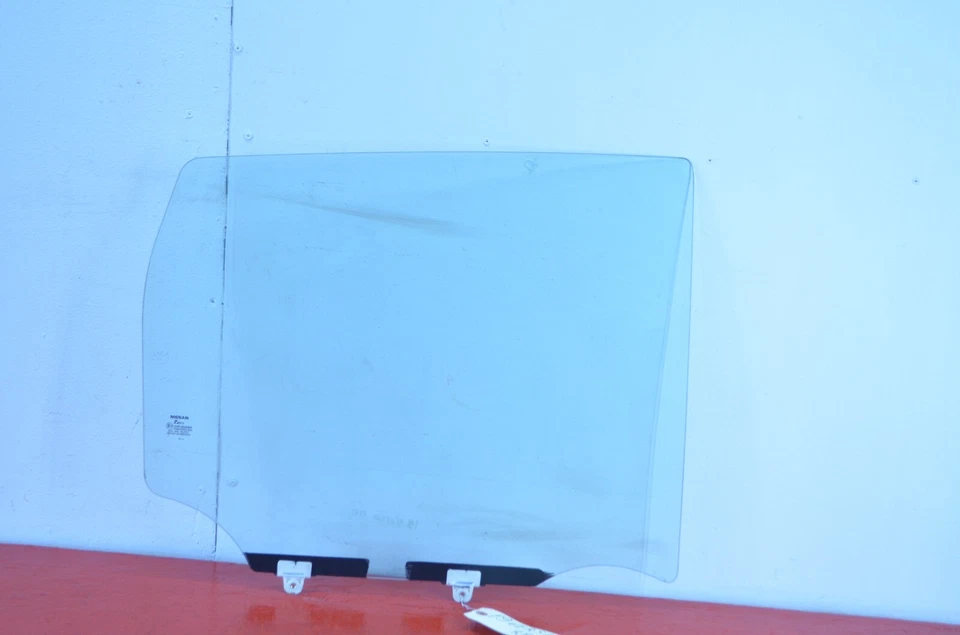 14-19 NISSAN VERSA NOTE REAR RIGHT PASSENGER SIDE DOOR WINDOW GLASS OEM - Image 1 of 4