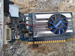 PNY GEFORCE GT610 VCGGT6102XPB 2GB DDR3 HDMI VGA DVI - Photo 1/1
