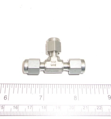 Swagelok SS-200-3, 316SS TEE Fitting 1/8" TUBE OD, 2103A - Image 1 of 2