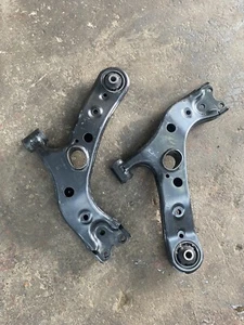 Genuine Toyota Estima 2006-2022 FRONT WISHBONE LOWER CONTROL ARM RIGHT/LEFT - Picture 1 of 7