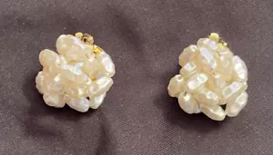 VINTAGE FAUX PEARL CLUSTER EARRINGS Clip On ELEGANT - Picture 1 of 8