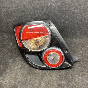 2012 to 2016 Chevrolet Sonic Tail Light Hatchback Left Driver Lh OEM Q3760 DW - Foto 1 di 3