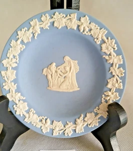 WEDGWOOD Jolie coupelle vide poche scène antique et feuilles de vigne 3 - Bild 1 von 5