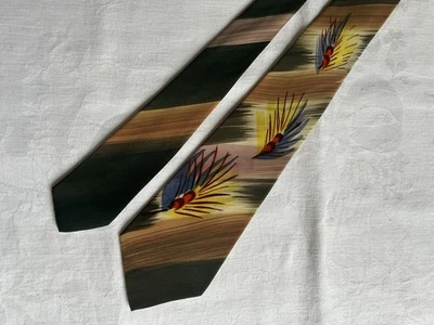 40s Vintage Green Hand Painted Feather/Pine Cone Rayon California - Image 1 of 4