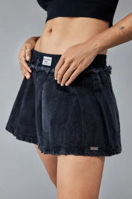 NUEVO CON ETIQUETAS, BDG Urban Outfitters ALEXANDRA - Falda vaquera, negra, talla pequeña Foto 1 de 4