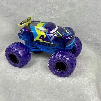 Monster Truck personalizado de Disney Pixar Cars J.D. Tapa de remolque McPillar 1:64 Spin Master Foto 1 de 4