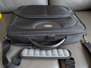 Samsonite Laptoptasche 17,4" wenig benutzt - Mit Schultergurt - Bild 1 von 4