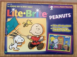 LITE BRITE PEANUTS/SNOOPY Unpunched Picture Refill Sheets Total of 20 from 1998 - Picture 1 of 2
