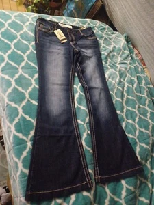 NWT Women’s Jade Jeans Size 9/10 Wide Bell Bottom - Picture 1 of 9