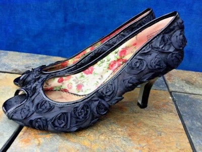 POETIC LICENCE Peep Toe Rosette Satin Rose LONDON Formal High Heels Womens Sz 7 - Image 1 of 4