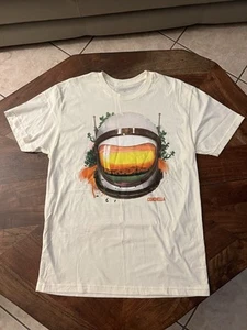 Camiseta Coachella 2015 Camiseta Mediana Vintage Festival Lineup Astronauta Oficial NUEVA - Imagen 1 de 3