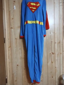 DC Comics SUPERMAN Erwachsene Einteiler Pyjama Reißverschluss Cosplay mit Cape Größe Medium - Bild 1 von 16