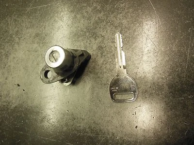 Honda Accord 1998-2002 cerradura tapa maletero se adapta a 2 puertas Foto 1 de 3