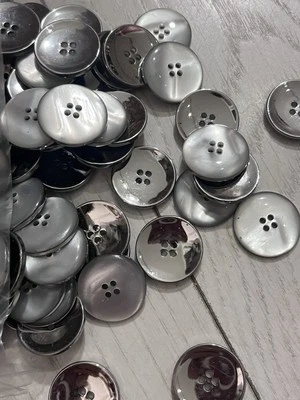260 Bottoni Argento  - Immagine 1 di 3