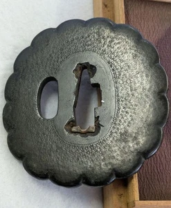Espada Tsuba/Acero Tsuba/Forma de Crisantemo, Mango Estampado de Pera, #K6637 - Imagen 1 de 11