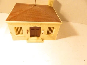 0/027 BUILDING - VINTAGE PLASTICVILLE COTTAGE  KIT - GLUED - VG- SH - Picture 1 of 6