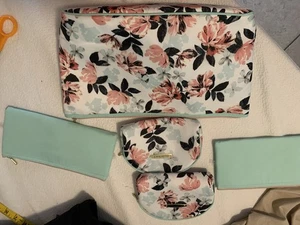 Ellen Tracy Juego de 5 Bolsas de Cosméticos Rosa Floral, Bolsa de Maquillaje Organizador de Artículos de Aseo Cremallera - Imagen 1 de 20