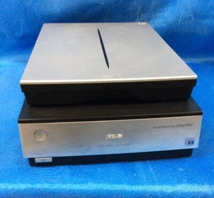 Epson Perfection V750 Pro scanner documenti piano V750-pro *testato e pulito* - Foto 1 di 4