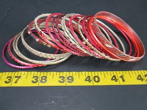 Menge 20 verschiedene Armreif Armbänder Kunststoff Metall bunt rund SKU P T - Bild 1 von 11