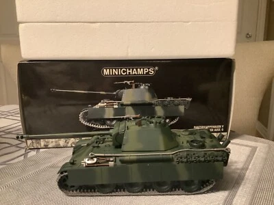 Minichamps Panzerkampfwagen V Panther Ausf. G 1:35 - Image 1 of 4
