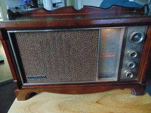 Panasonic Model RE-7200 "Console" FM/AM 2 band Radio - Tested Working - Picture 1 of 5