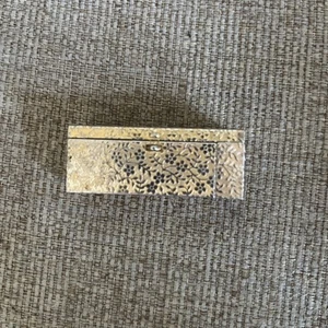 VINTAGE GILT METAL LIPSTICK HOLDER COMPACT WITH SPRING FLIP UP MIRROR Avon - Picture 1 of 11