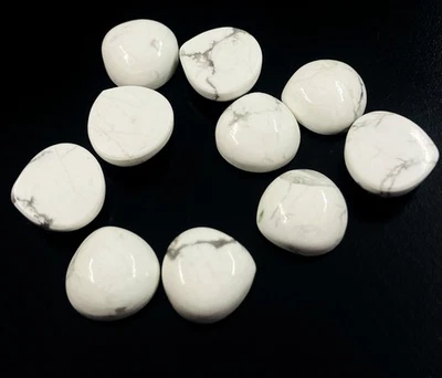 Natural Howlite Heart Cabochon 8mm–20mm AAA Grade Loose Gemstones - Image 1 of 4