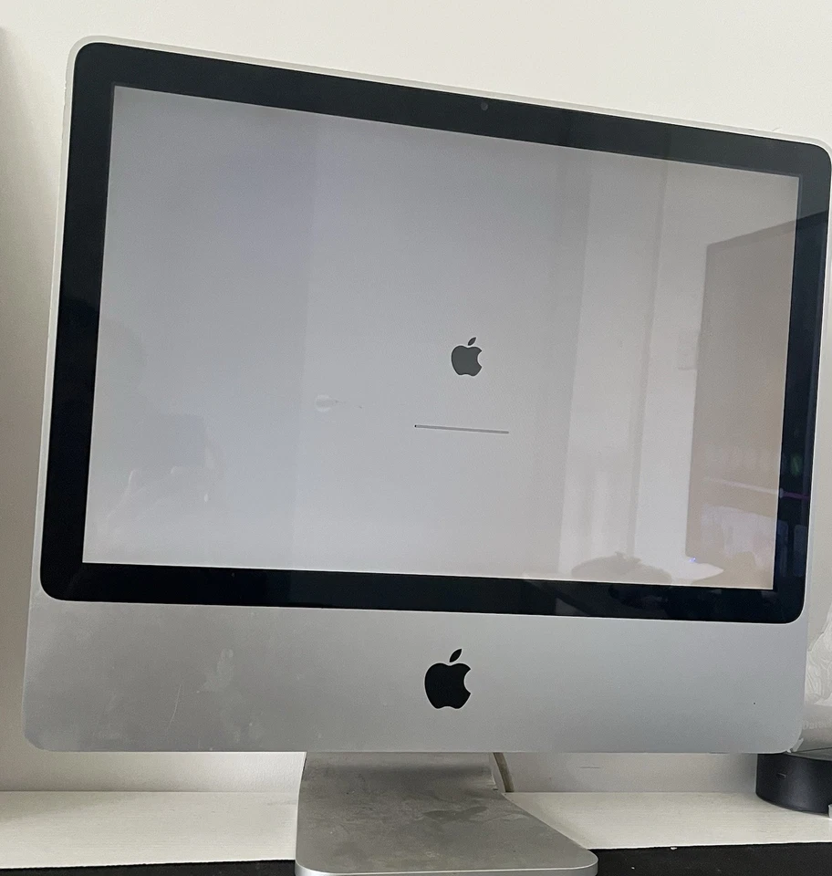 Apple iMac A1224 20-inch Desktop Computer MA876B/A, August 2007 (With Logic pro) - Image 1 of 3