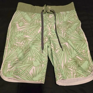 Art Class Boy's Leaf Swim Shorts Green & White Size 10 Medium - Picture 1 of 7