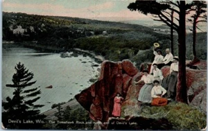 DEVIL'S LAKE Wisconsin WI TOMAHAWK ROCK - Postcard - Picture 1 of 2