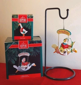 De colección 1992 Madre Ganso y 1990 Acogedor Ganso Sello Navidad Recuerdo Ornamento - Imagen 1 de 3