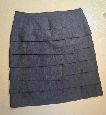 Falda vaquera en capas Larry Levine talla 12 hasta la rodilla Foto 1 de 3