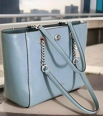 🌞BOLSO DE HOMBRO COACH NY 57107 TURNLOCK CADENA PLATEADA CUERO AZUL SALVIA🌺¡NUEVO CON ETIQUETAS! Foto 1 de 4