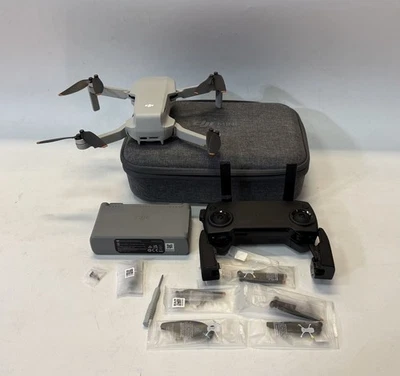 DJI Mini SE Fly More Combo Camera Drone - Image 1 of 4