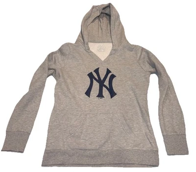 Mlb New York Yankees Women’s Fanatics Sweatshirt Pull Over Hoodie Size Medium  - Image 1 of 4