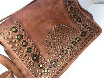 Patricia Nash Preselle Marrón Cuero Tachonado Bandolera Bolso Mensajero Cartera Usado en Excelente Condición! Foto 1 de 4