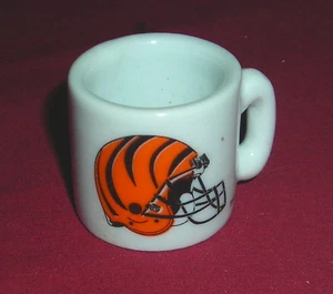 NFL CINCINNATI BENGALS 1.25" CERAMIC SOUVENIR MINI MUG - Picture 1 of 1