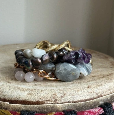 Marlaina Stone Gold Tone Chunky Layered Bracelet Purple Skull Charm Size 7-8” - Imagem 1 de 4