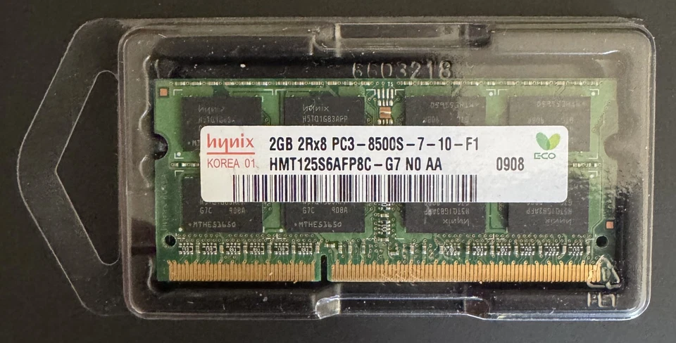 Hynix DDR3 2 GB 2Rx8 PC3-8500S SoDimm, 204 pin - 1066MHz HMT125S6AFP8C-G7 - Image 1 of 1
